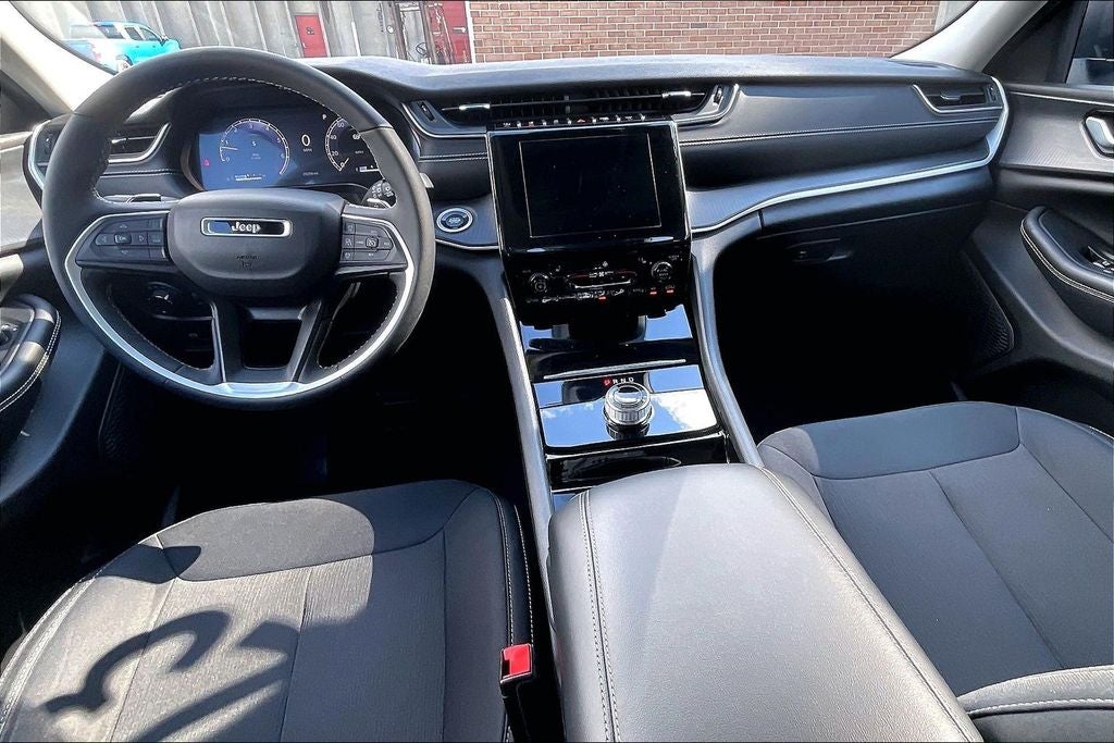 2023 Jeep Grand Cherokee Laredo