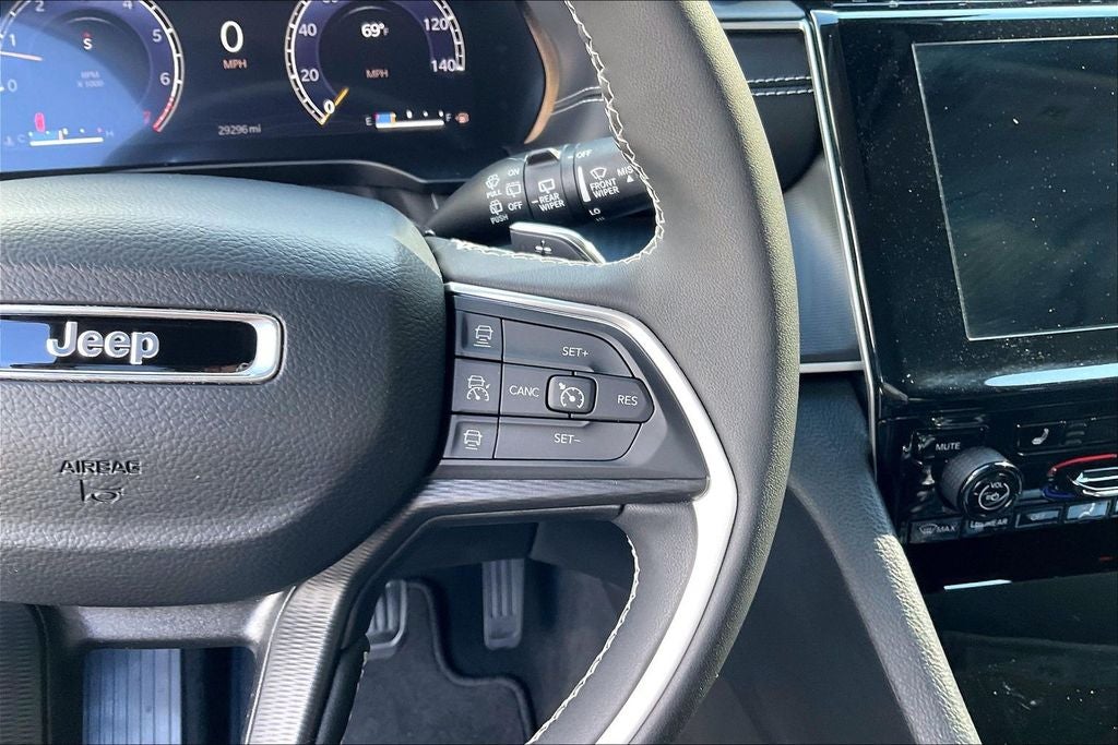 2023 Jeep Grand Cherokee Laredo