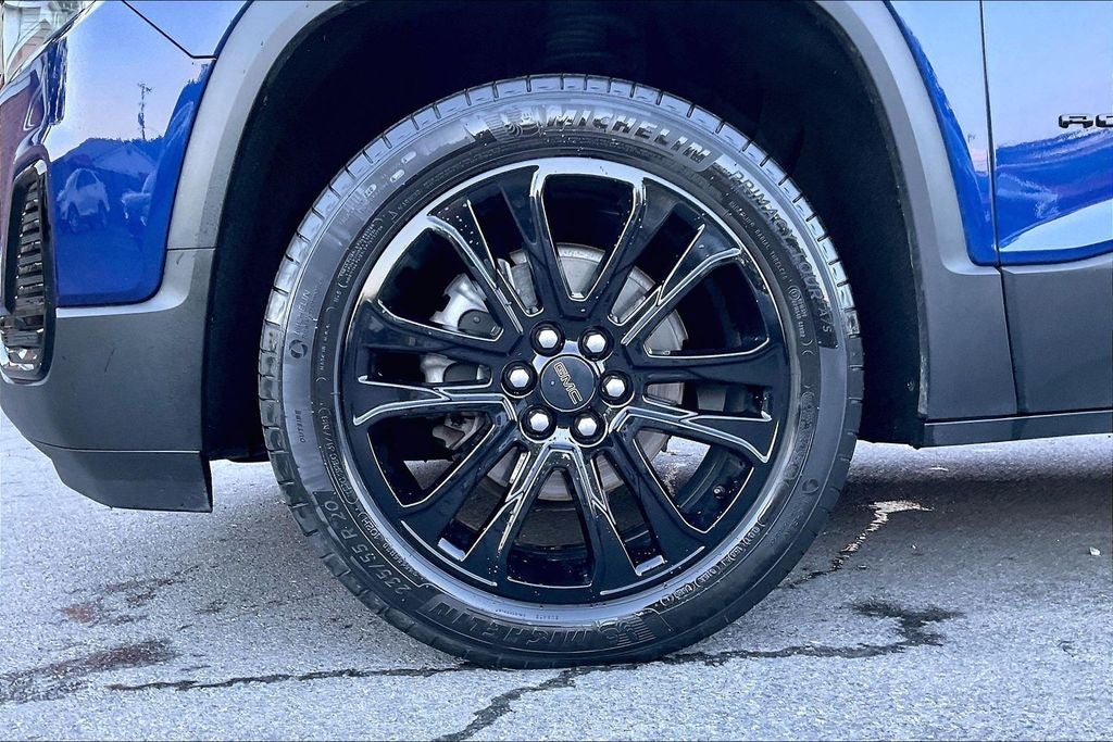 2023 GMC Acadia SLE Elevation
