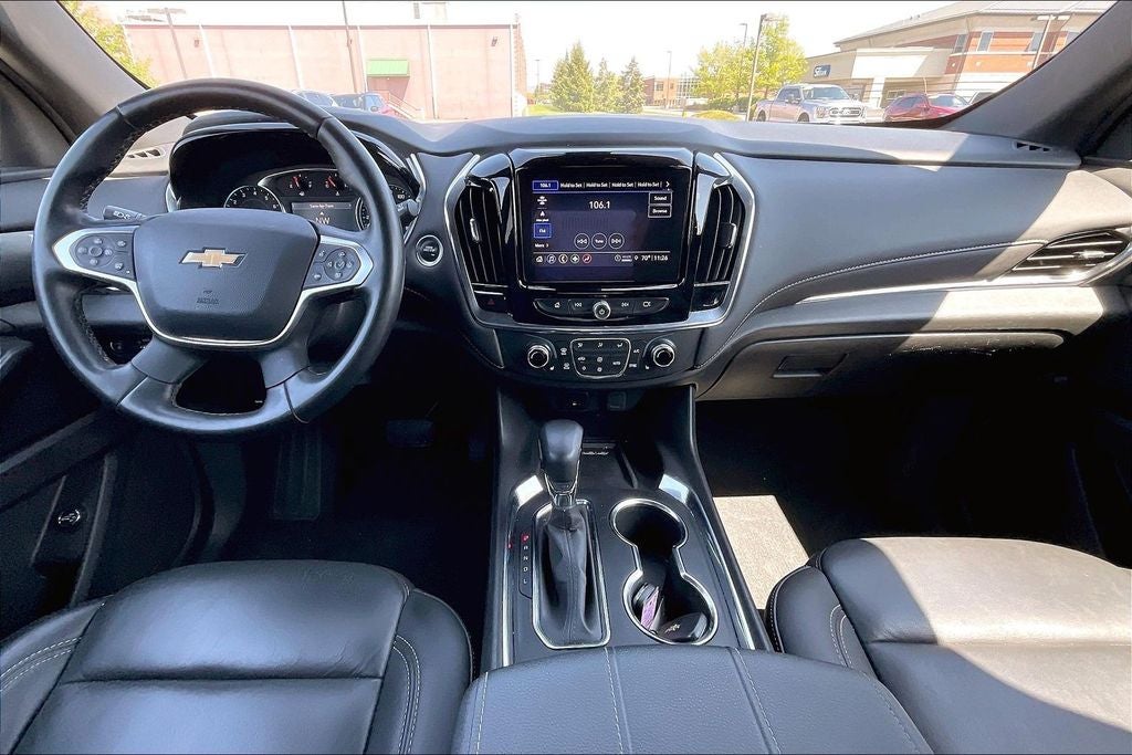 2023 Chevrolet Traverse LT Leather