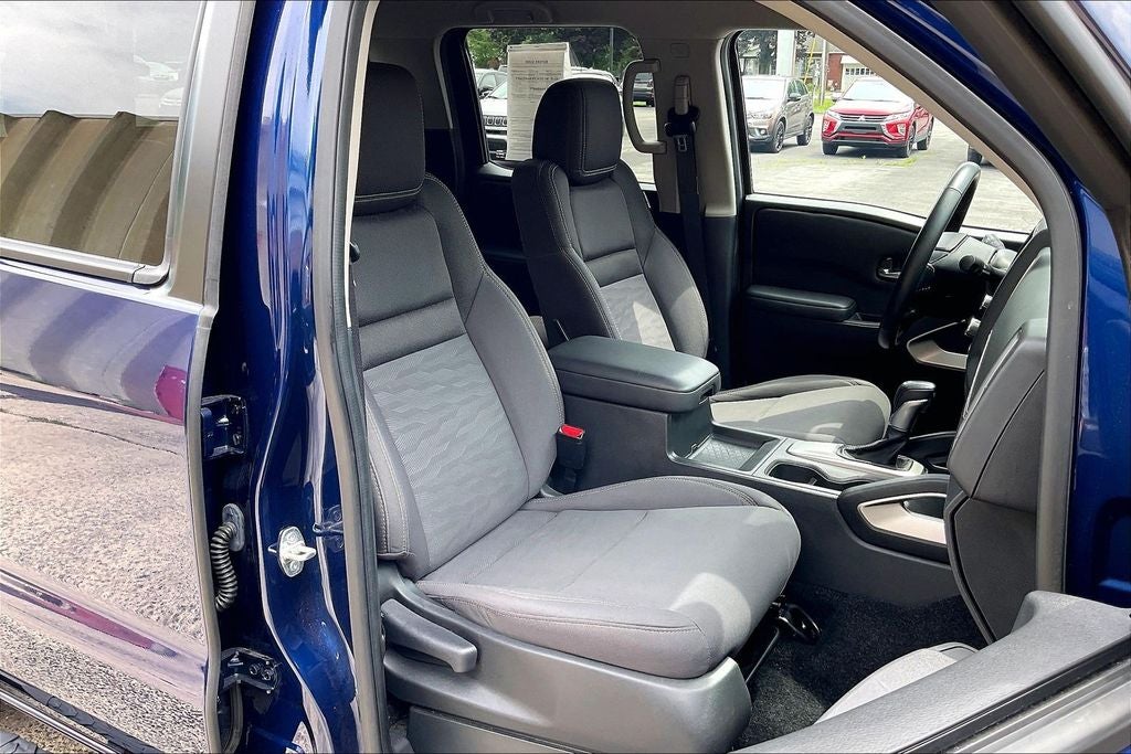 2023 Nissan Frontier SV