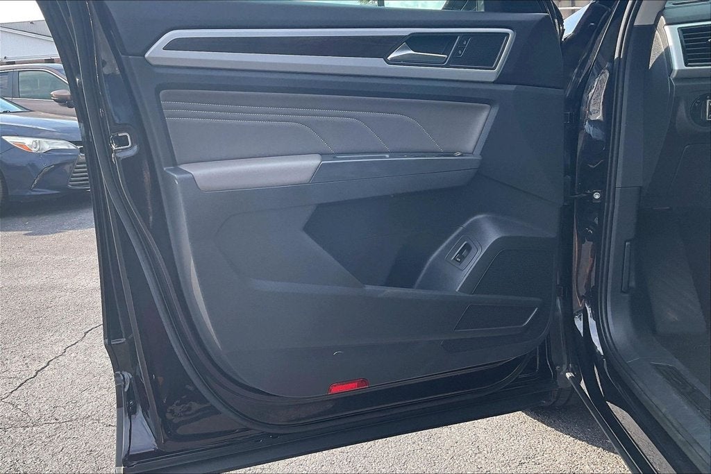 2023 Volkswagen Atlas 2.0T SE w/Technology