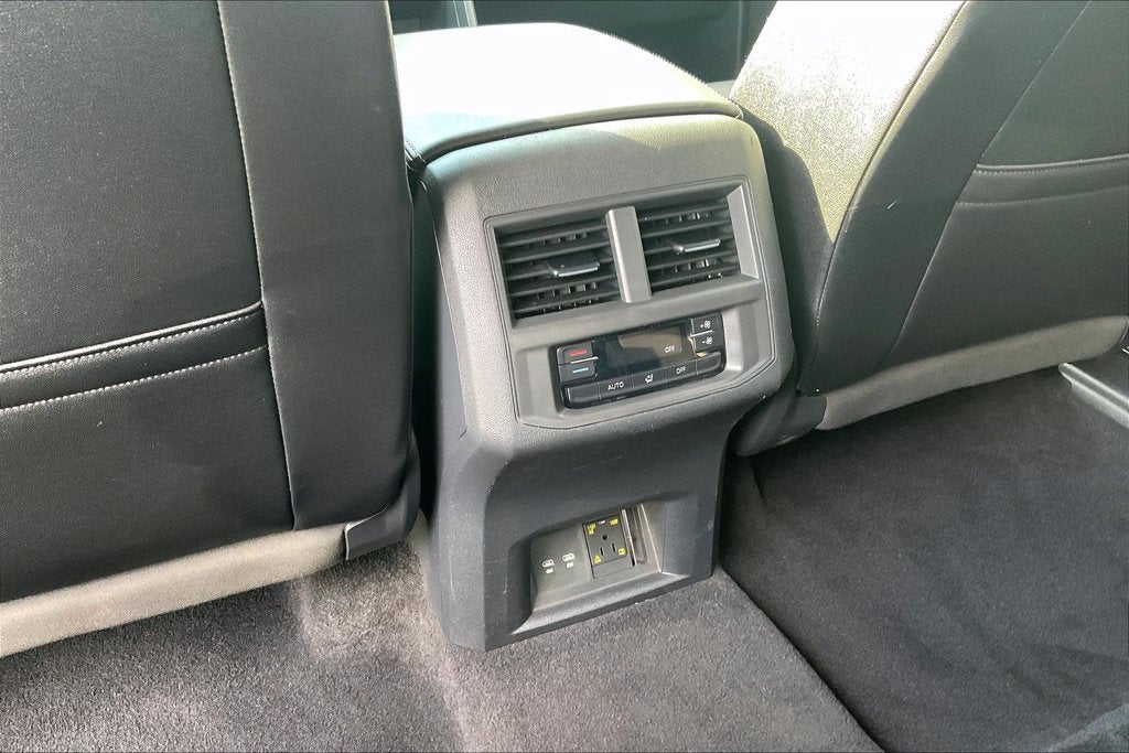 2023 Volkswagen Atlas 2.0T SE w/Technology