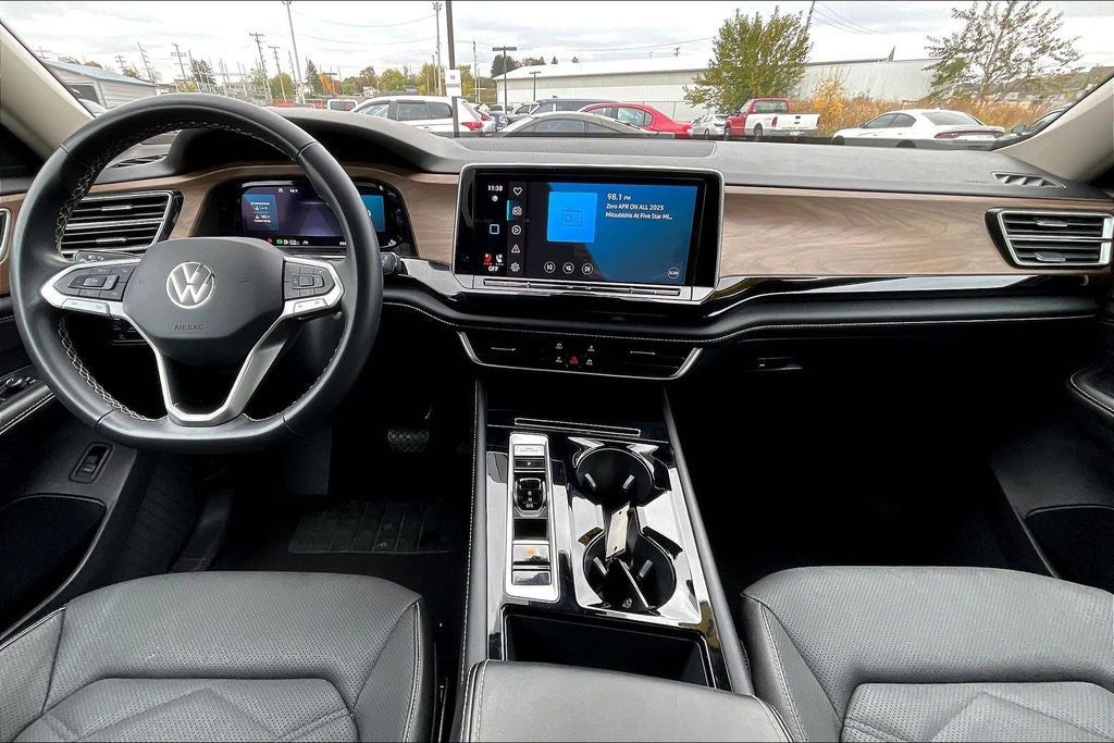 2024 Volkswagen Atlas 2.0T SE w/Technology