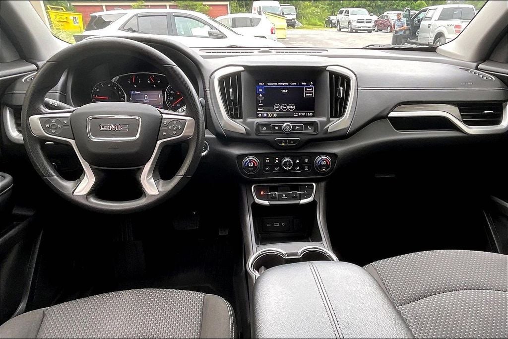 2024 GMC Terrain SLE