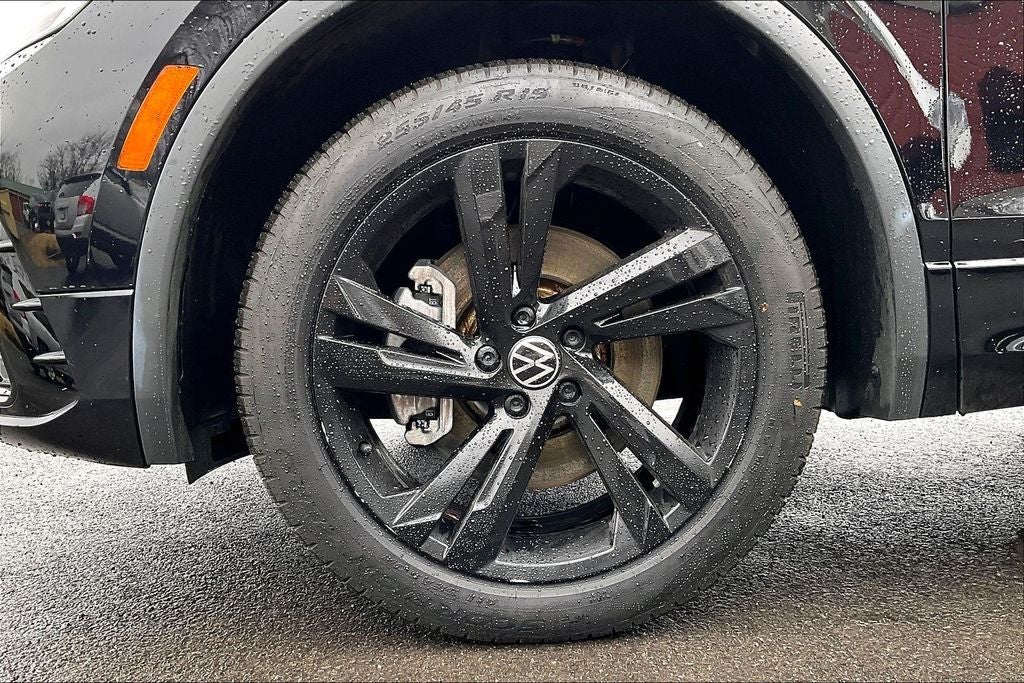 2023 Volkswagen Tiguan 2.0T SE R-Line Black