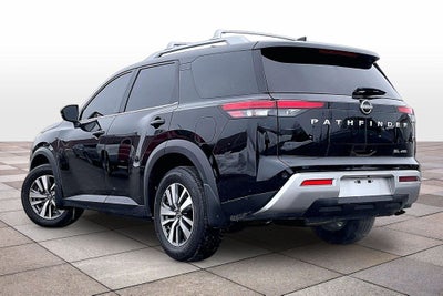 2024 Nissan Pathfinder SL