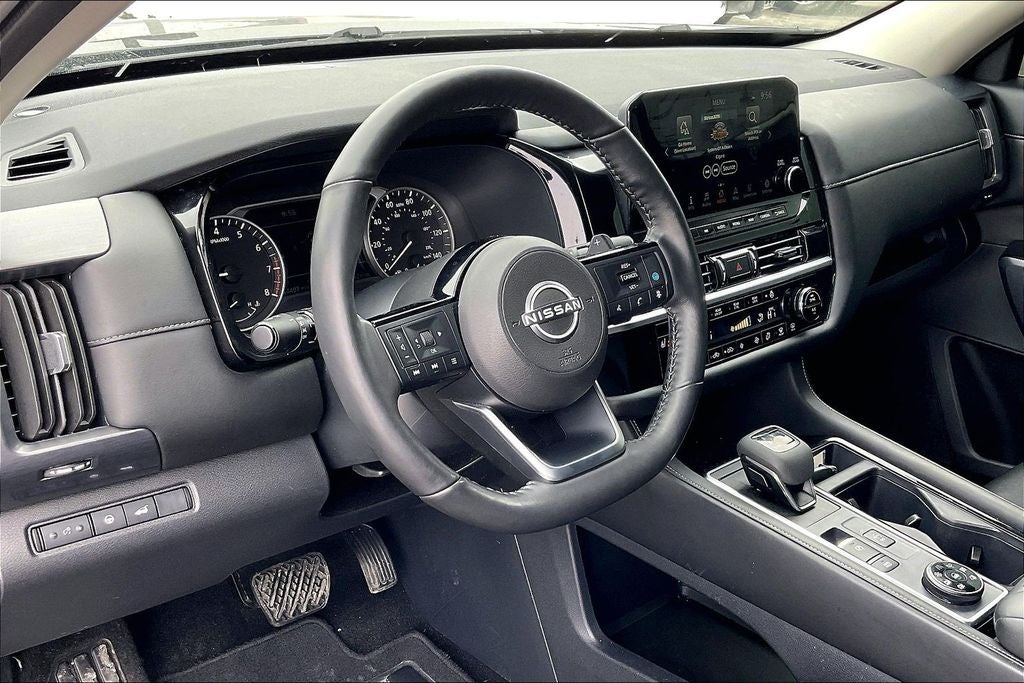 2024 Nissan Pathfinder SL