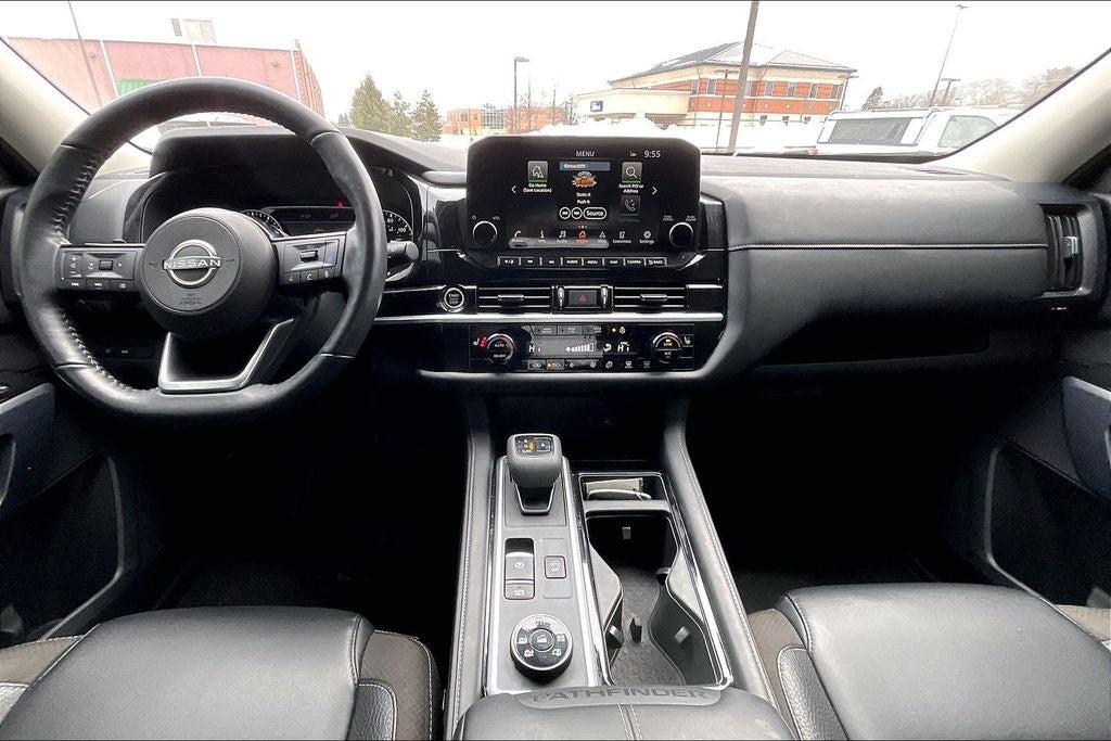 2024 Nissan Pathfinder SL