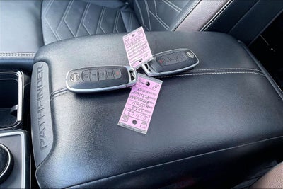 2023 Nissan Pathfinder Platinum Black