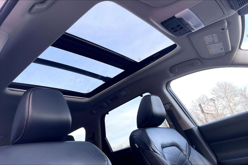 2023 Nissan Pathfinder Platinum Black