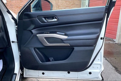 2023 Nissan Pathfinder Platinum Black