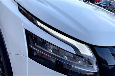 2023 Nissan Pathfinder Platinum Black