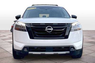 2023 Nissan Pathfinder Platinum Black
