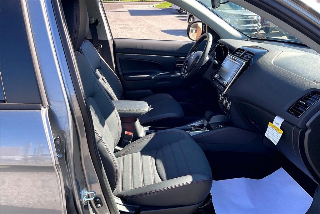 2027 Mitsubishi Outlander Sport 2.0 SE