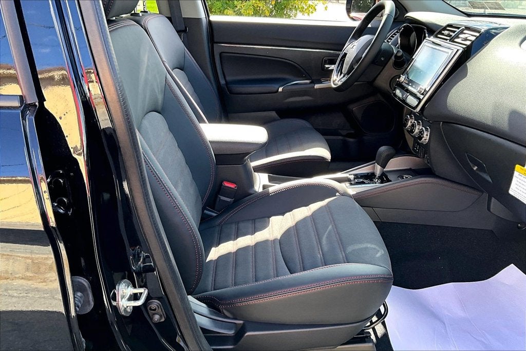 2027 Mitsubishi Outlander Sport 2.0 SE