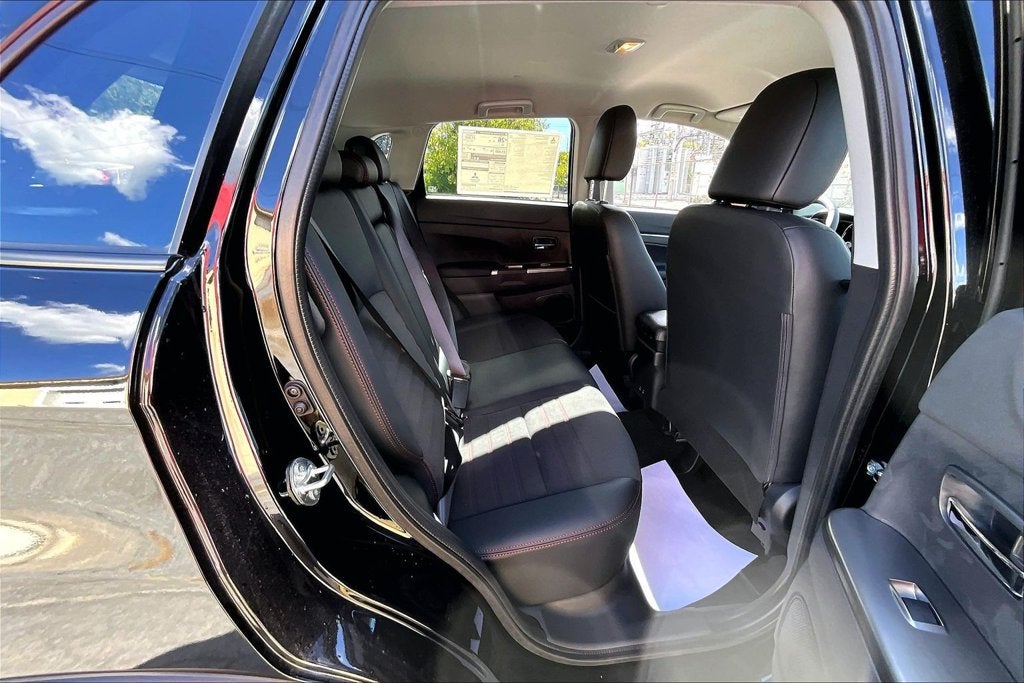 2027 Mitsubishi Outlander Sport 2.0 SE