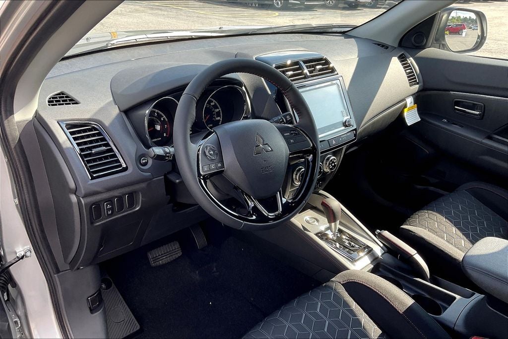 2025 Mitsubishi Outlander Sport 2.0 LE