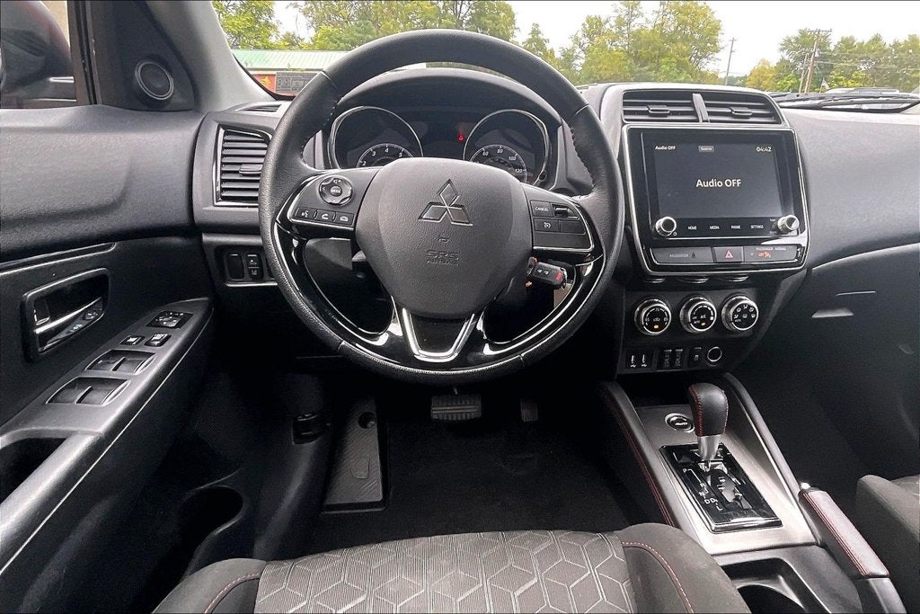 2025 Mitsubishi Outlander Sport 2.0 LE