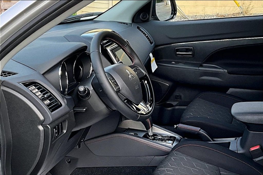 2027 Mitsubishi Outlander Sport 2.0 LE