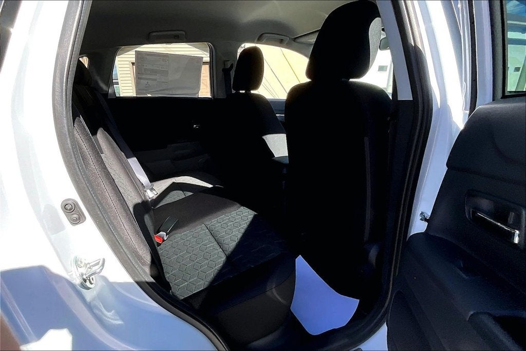 2027 Mitsubishi Outlander Sport 2.0 LE