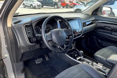 2020 Mitsubishi Outlander SE