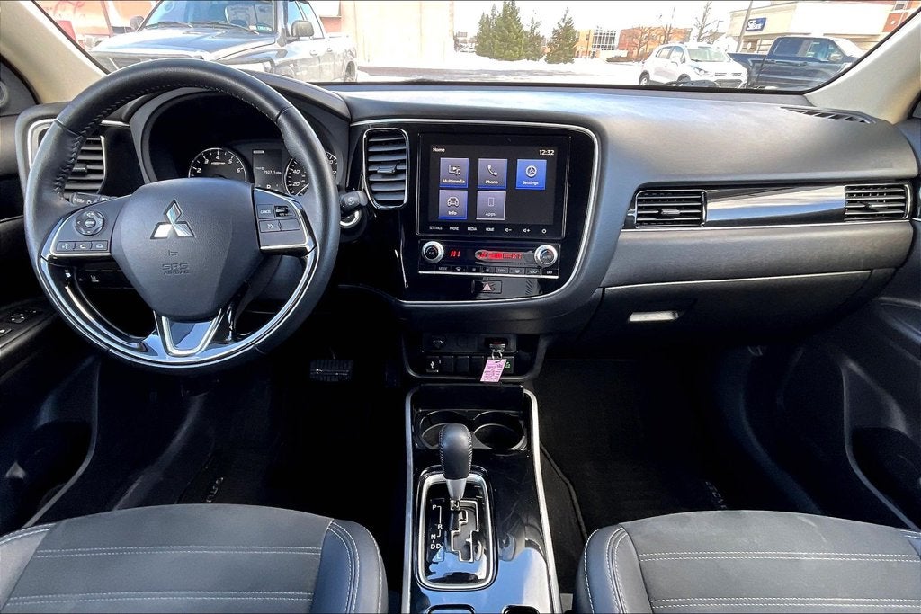 2020 Mitsubishi Outlander SE