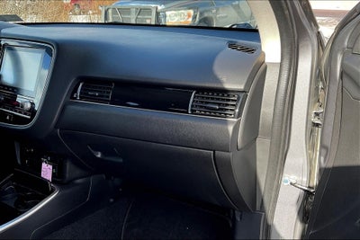 2020 Mitsubishi Outlander SE