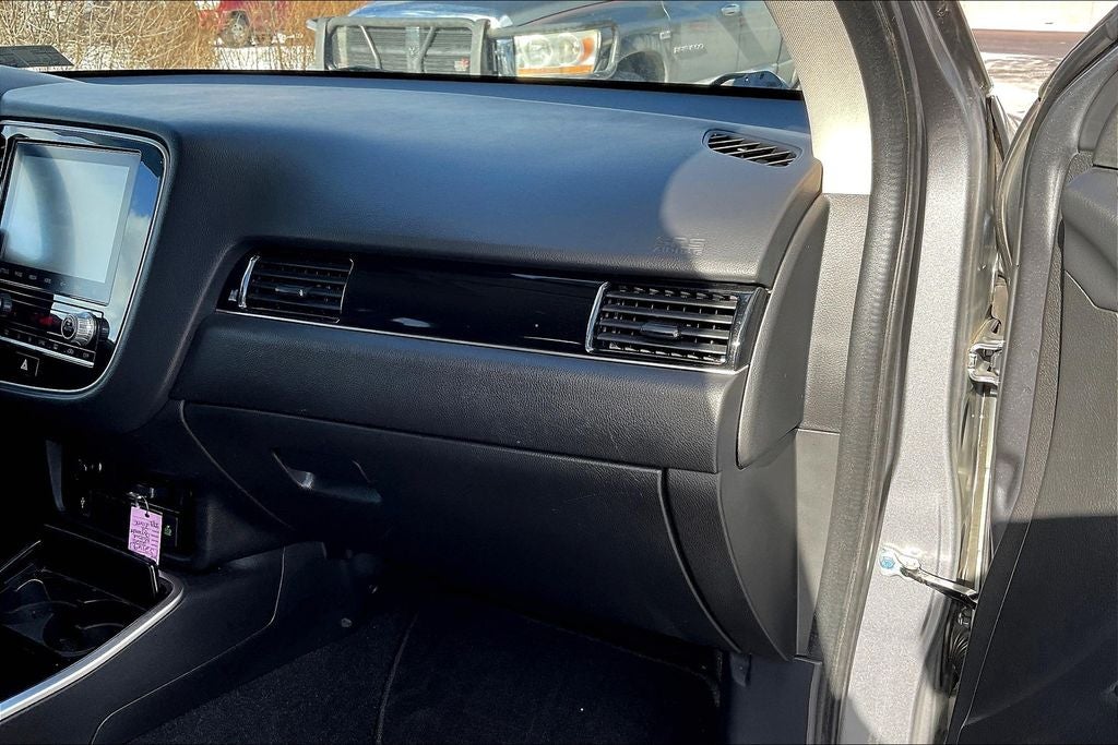 2020 Mitsubishi Outlander SE