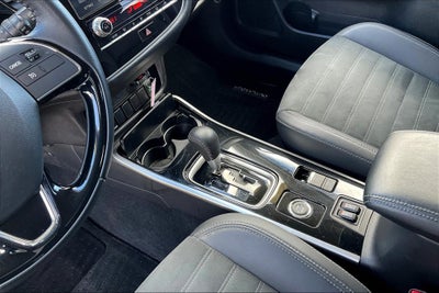 2020 Mitsubishi Outlander SE