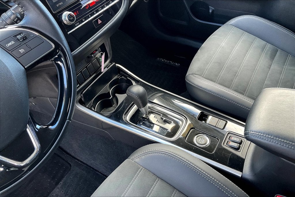 2020 Mitsubishi Outlander SE