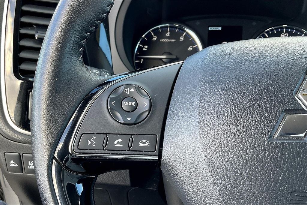 2020 Mitsubishi Outlander SE