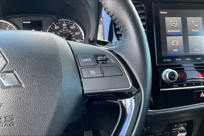 2020 Mitsubishi Outlander SE