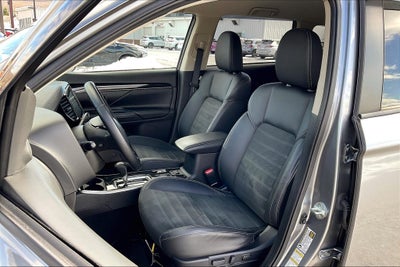 2020 Mitsubishi Outlander SE