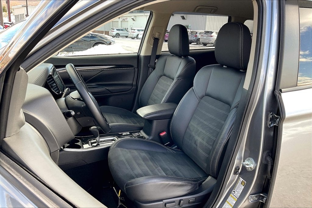 2020 Mitsubishi Outlander SE