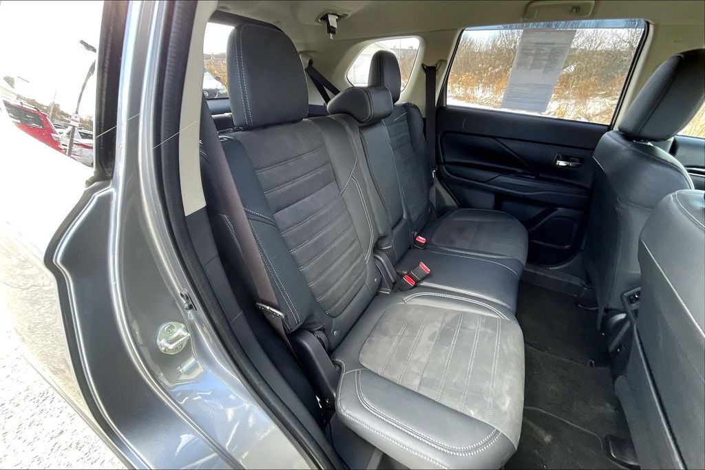 2020 Mitsubishi Outlander SE