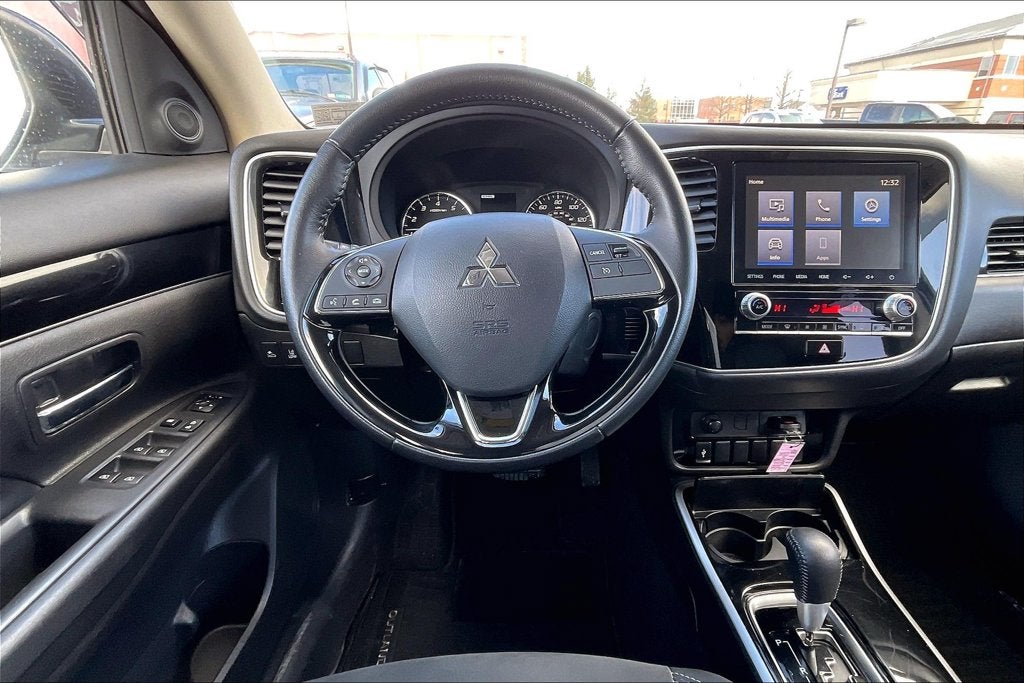 2020 Mitsubishi Outlander SE