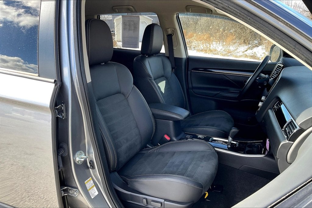 2020 Mitsubishi Outlander SE