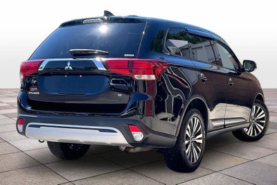 2020 Mitsubishi Outlander SE