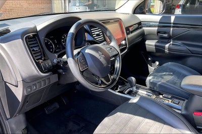 2020 Mitsubishi Outlander SE