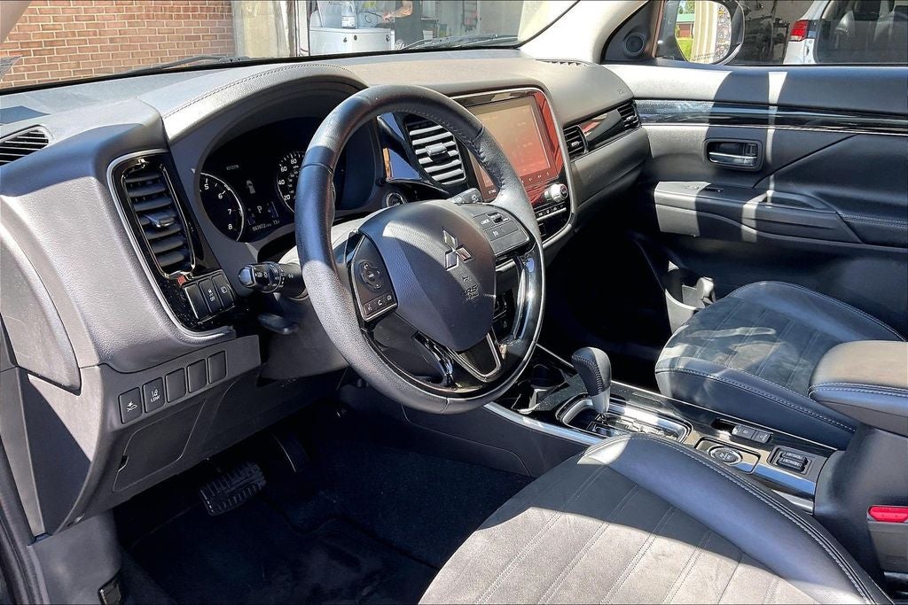 2020 Mitsubishi Outlander SE