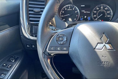 2020 Mitsubishi Outlander SE