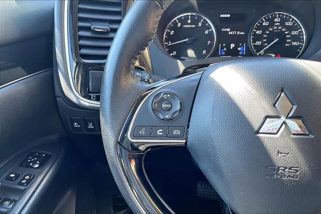 2020 Mitsubishi Outlander SE