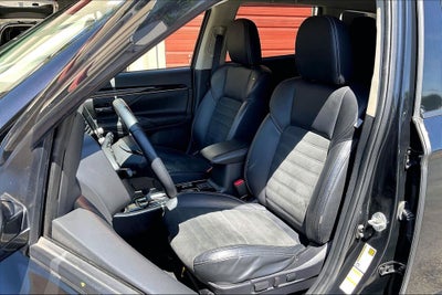 2020 Mitsubishi Outlander SE