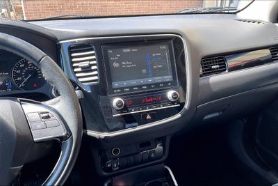 2020 Mitsubishi Outlander SE