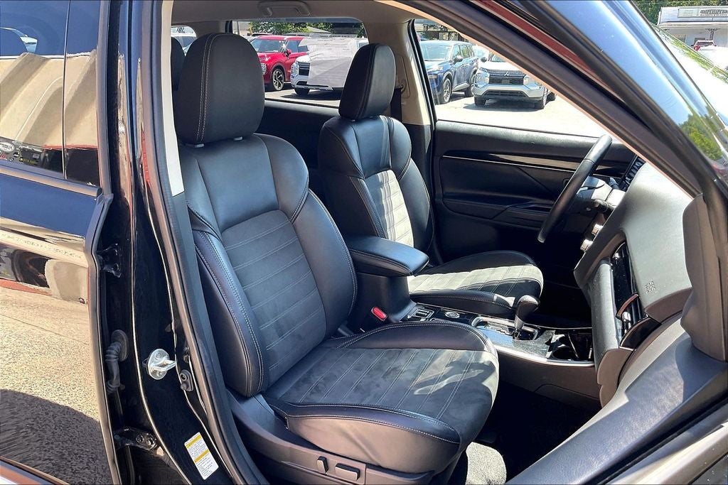 2020 Mitsubishi Outlander SE