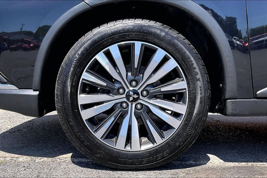 2020 Mitsubishi Outlander SE
