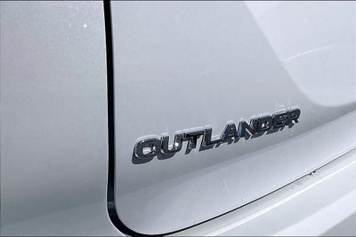 2026 Mitsubishi Outlander ES