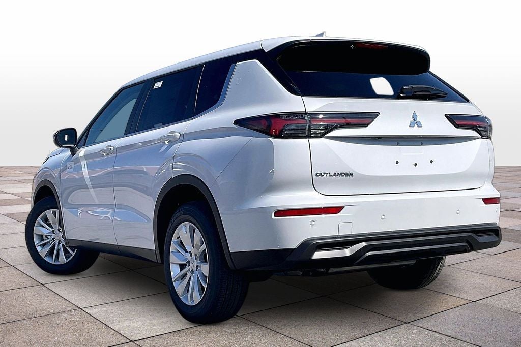 2026 Mitsubishi Outlander ES