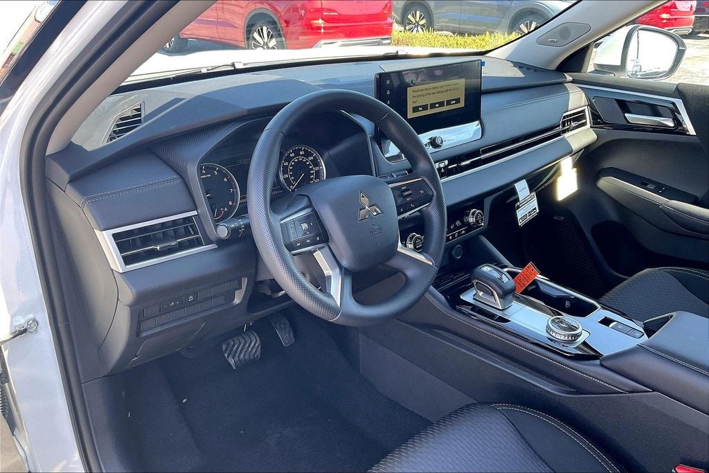 2026 Mitsubishi Outlander ES